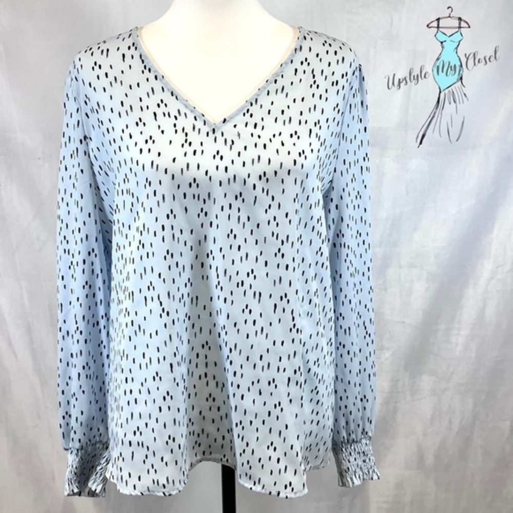 Worthington long sleeve light blue and black print vneck top size large